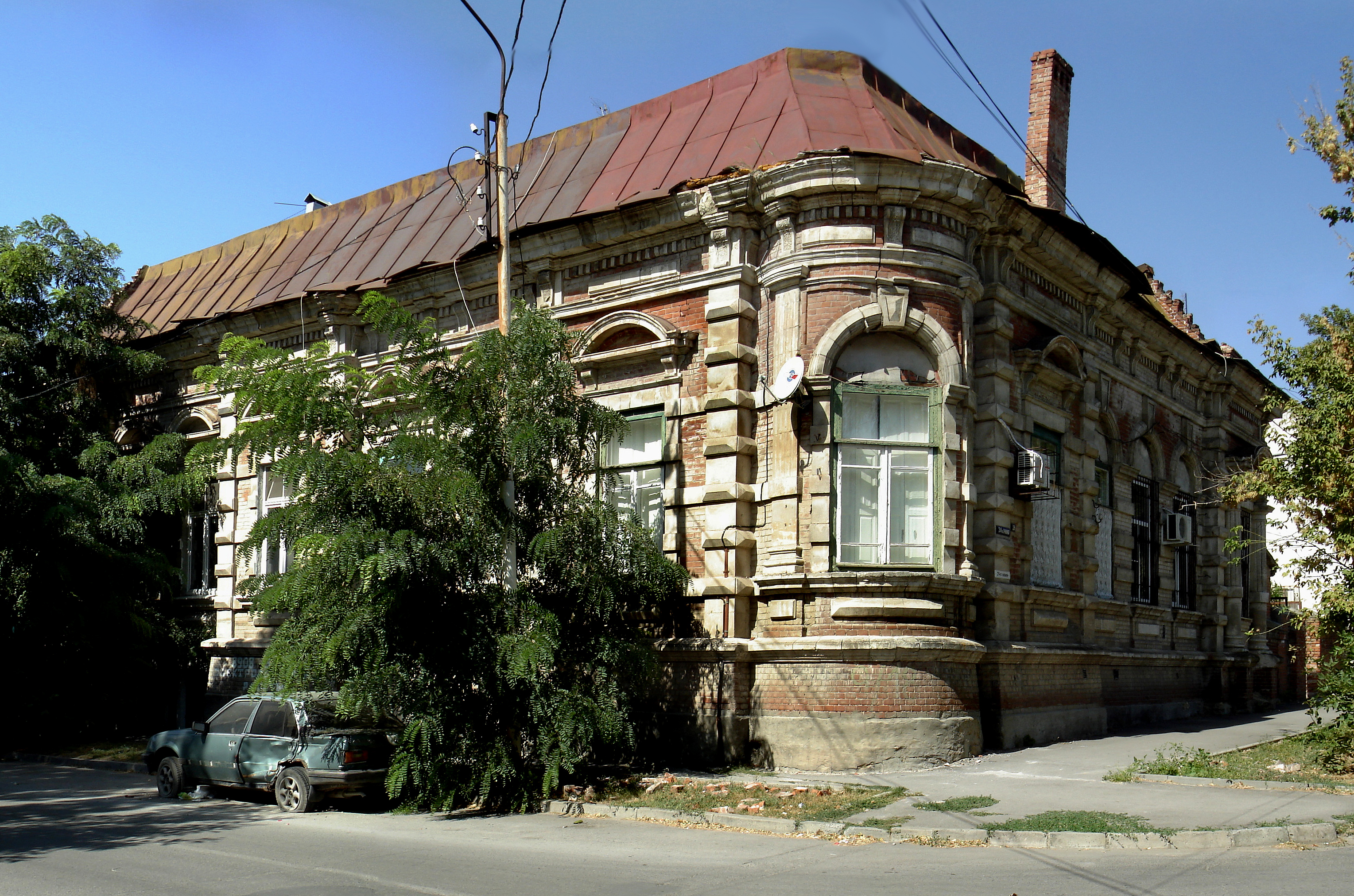 Дома в городе донской. Ростовский Купеческий особняк. Особняк Солопова Нахичевань. Особняк трестер Ростов-на-Дону. Ростов на Дону старинные здания.