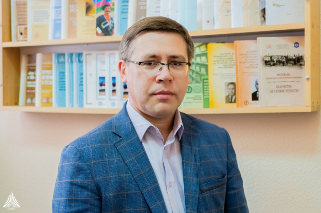 Максим Крот.jpg Максим Крот.jpg