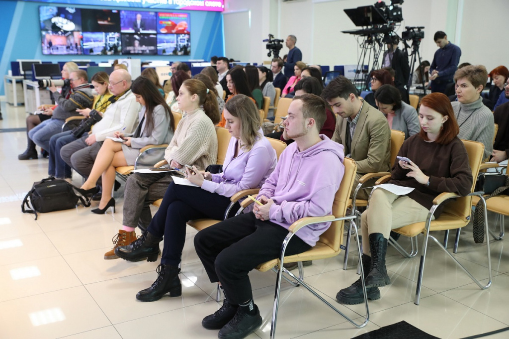 Пресс-конференция губернатора РО.jpg