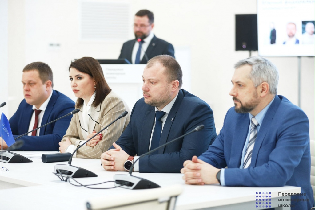 Защита ПИШ ЮФУ (5).jpg Защита ПИШ ЮФУ (5).jpg