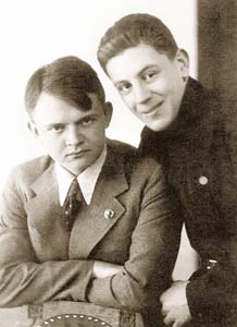 Юра и Вася сталин.1937.jpg
